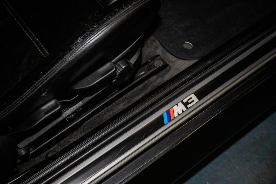 Детали интерьера BMW M3 Coupe (E30) 1987 года  (фото 12 из 15)